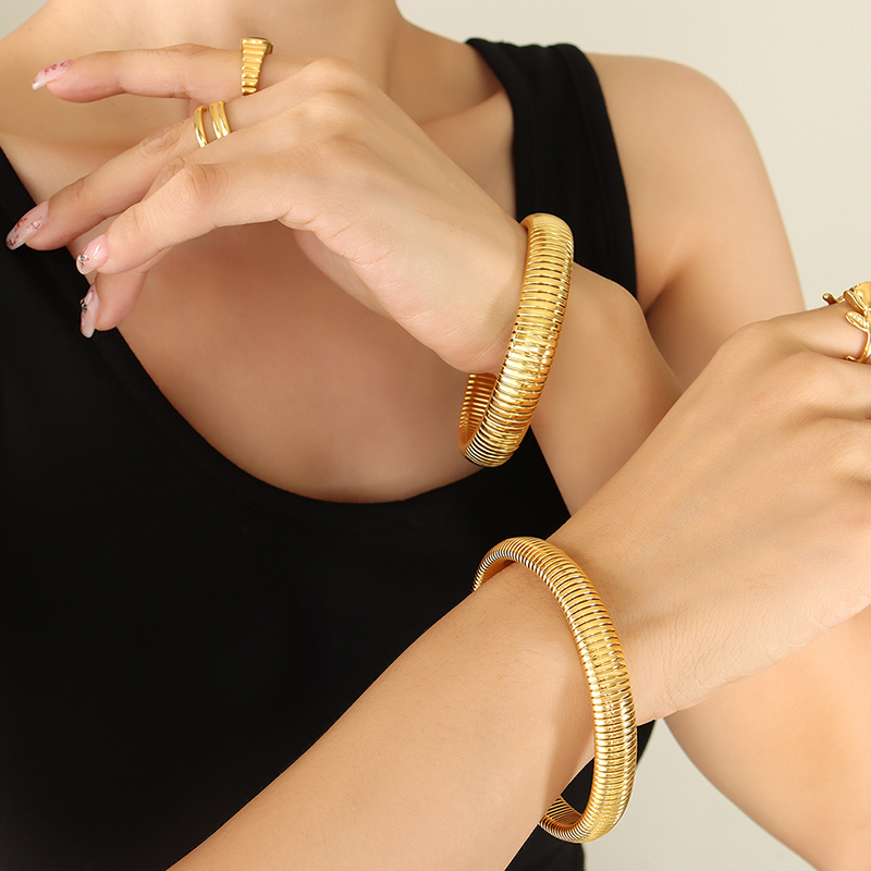 Gold Bar Ring Bracelet